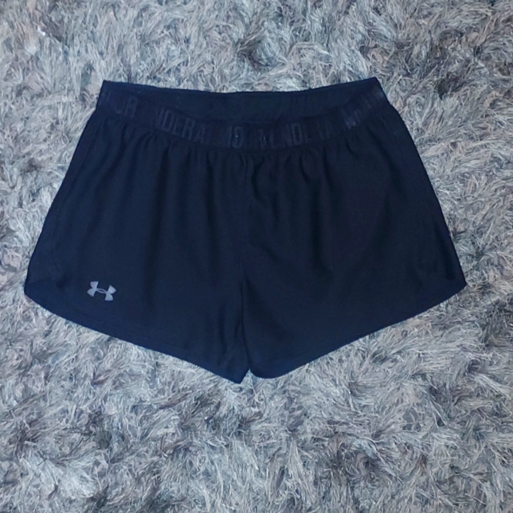 Under Armour Women's Shorts Black Size Large